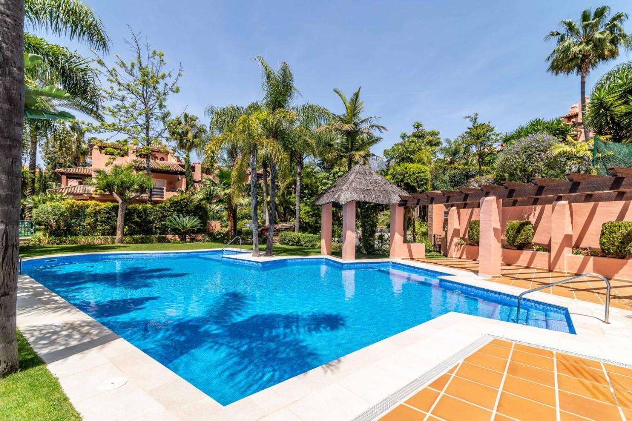 Vacation - Federer, Old Town With A Big Communal Pool And Andalusian Garden Ferienhaus