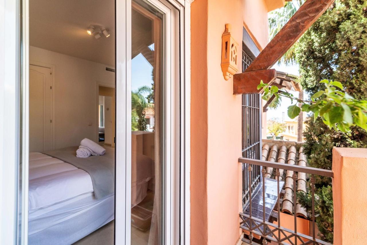Vacation - Federer, Old Town With A Big Communal Pool And Andalusian Garden Ferienhaus *